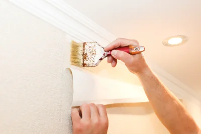 Pose de papier peint à Munster — revêtements muraux et toiles de verre